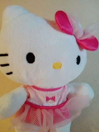 Hello Kitty Ballerina Beanie Baby.  Plush Toy Doll!  18cm.