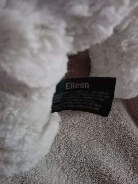 Russ Berrie - Eileen! Beautiful Rare Bear from the Past. Item 35738.