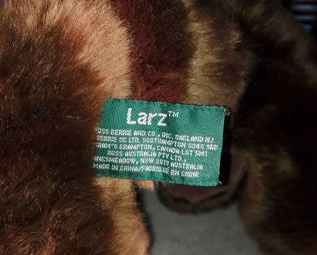 Retired Russ Berrie Item no 23136 - Larz Bear! Beautiful, Soft Classic Bear!