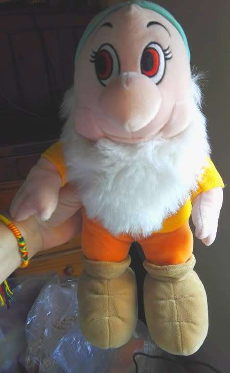 Collectable! Disney`s Mammolo (Bashful) Dwarf Bean Bag Plush.  38cm.
