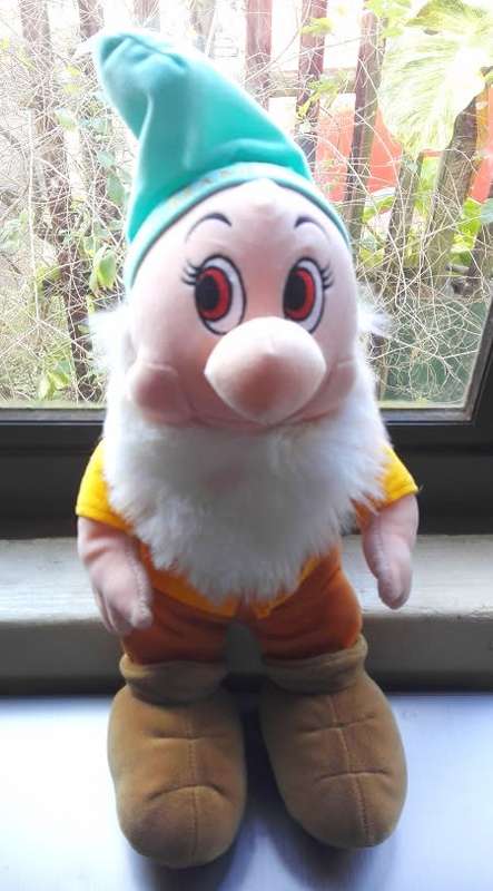 Collectable! Disney`s Mammolo (Bashful) Dwarf Bean Bag Plush.  38cm.