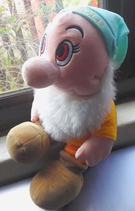 Collectable! Disney`s Mammolo (Bashful) Dwarf Bean Bag Plush.  38cm.