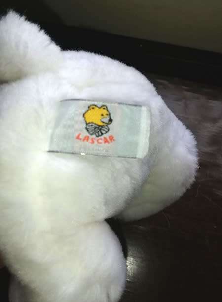 Peanuts - Snoopy with a Birthday Cake!  Plush Lascar Soft Toy.