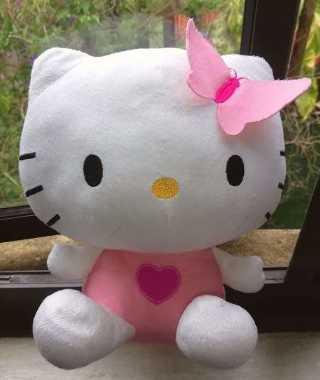 Hello Kitty Plush Toy Doll with Cute Butterfly Bow and Wings!  22cm.