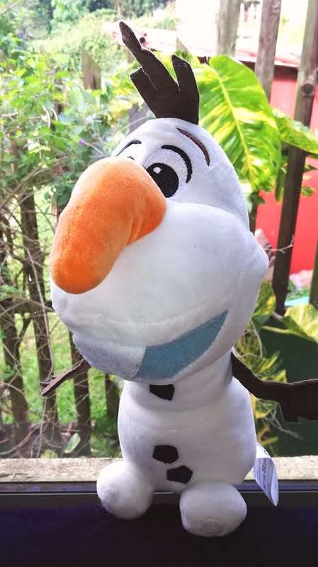 Disney Frozen II - Olaf the Plush Snowman!  32cm.