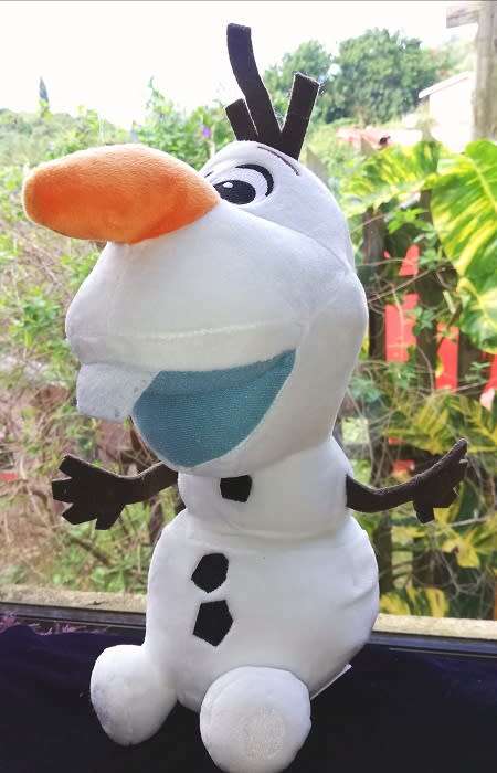 Disney Frozen II - Olaf the Plush Snowman!  32cm.