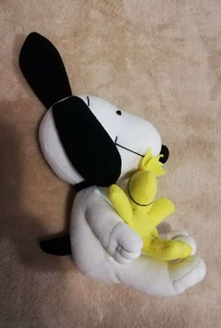 Happiness is a hug from Snoopy and Woodstock!  18cm.  Bargain!