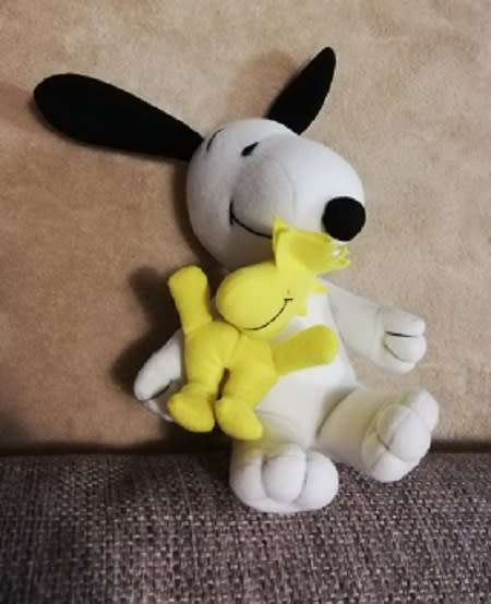 Happiness is a hug from Snoopy and Woodstock!  18cm.  Bargain!