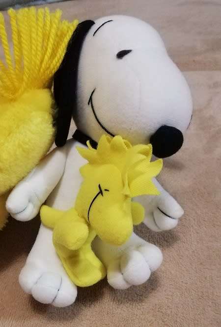 Happiness is a hug from Snoopy and Woodstock!  18cm.  Bargain!
