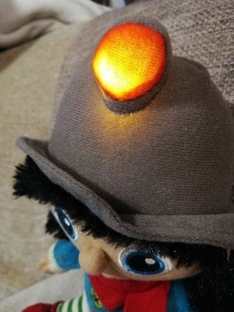 MIGROS - Wichtel Eli.  Light on hat with honking noise. 24cm.
