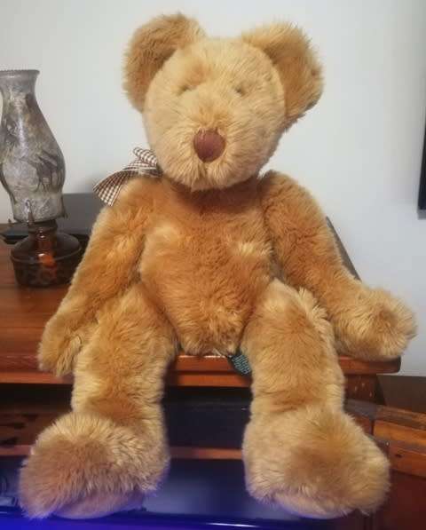Russ Berrie Thatcher Bear - Item no 23157. Golden Gorgeous Bear! 50cm.