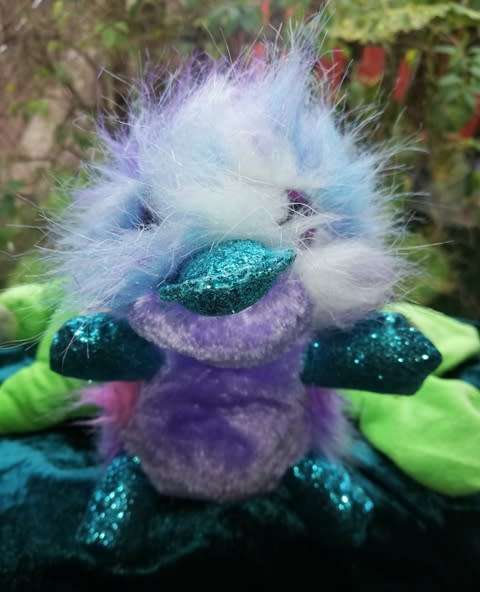Collectable TY Zappy Purple Platypus Beanie Boo.  Plush Retro Soft Toy.