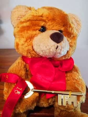 Teddy with 18th year Birthday key & red Ribbon! A & A Plush Toy. 22cm.