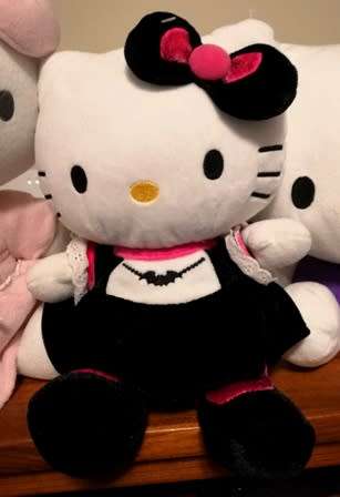 3x Hello Kitty!  Super Plush Gorgeous Toys!  28cm, 30cm and 38cm Tall.