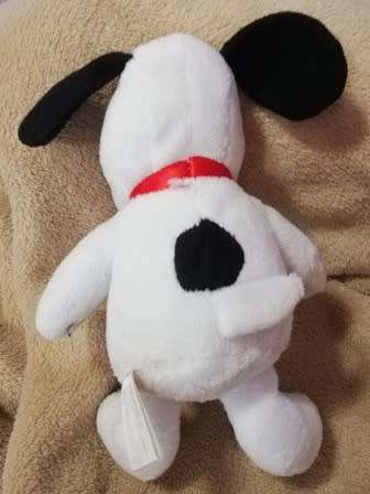 Happiness is a hug from Snoopy! 20cm. Bargain!