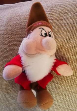 Take Grumpy wherever you go! A cute key clip! Collect them all! 14cm.