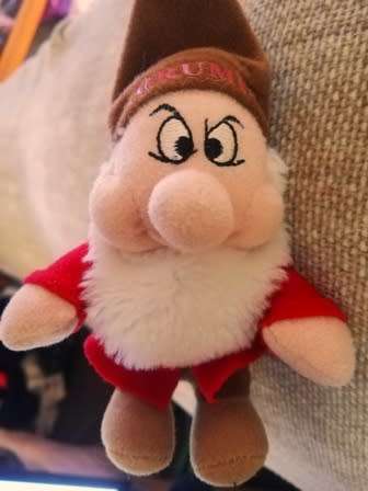 Take Grumpy wherever you go! A cute key clip! Collect them all! 14cm.