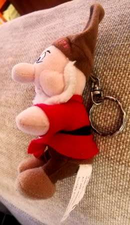 Take Grumpy wherever you go! A cute key clip! Collect them all! 14cm.