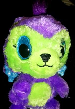Hatchimals Soft Toy with Glitter Wings and Blue Glitter Eyes. 15cm. Collect them all!