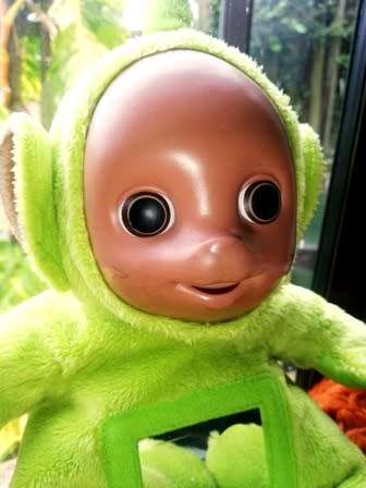 1996 Vintage Dipsy from Teletubbies. Hard Face, Rattle and Mirror on Tummy. 28cm.