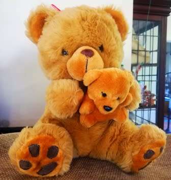 Mommy and 2x Baby Bears. Beautiful, super soft Brown Bears. 35cm.