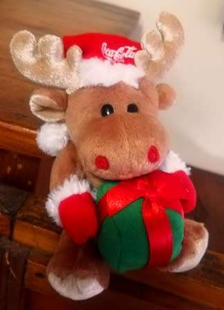 Collectable RARE Coca-Cola Reindeer with Coke hat and green Gift. 15cm.