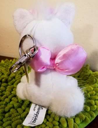 Marie Disney`s Aristocat. Soft Toy Keychain. Disneyland Paris Exclusive. 13cm.