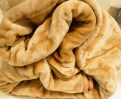 Luxurious Faux Fur Blankets - Queen Size