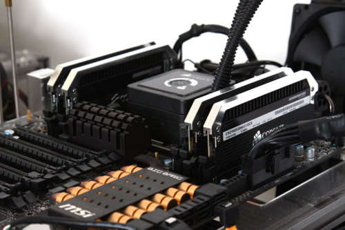 MSI Z97-Gaming 9 ACK Plus !! i7 4790 K 4.5 Ghz CPU and 8 GB Corsair Dominator Platinum 2333 Mhz RAM