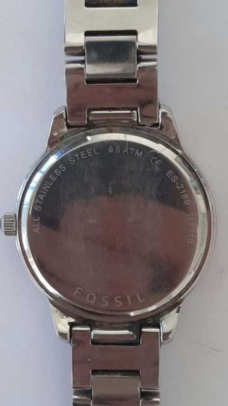 FOSSIL LADIES QUARTS WATCH SHINY CRYSTAL DESIGN!!