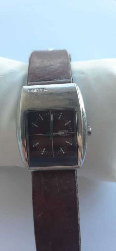 GENUINE DIESEL LADIES WATCH SOLID STAINLESS STEEL!! WITH NEW SWISS BATTERY!!