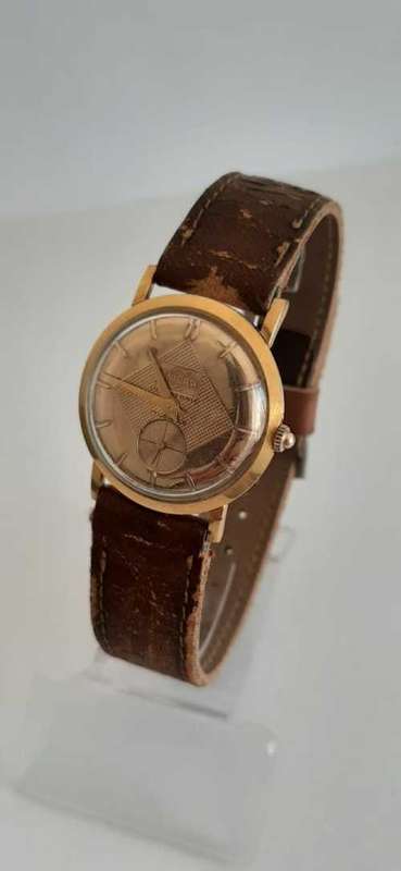 ENICAR VINTAGE LADIES SWISS COLLECTORS PIECE WATCH  (FULLY SERVICED WITH AUTHENTICATION PAPERS)