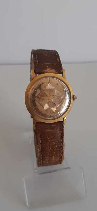 ENICAR VINTAGE LADIES SWISS COLLECTORS PIECE WATCH  (FULLY SERVICED WITH AUTHENTICATION PAPERS)