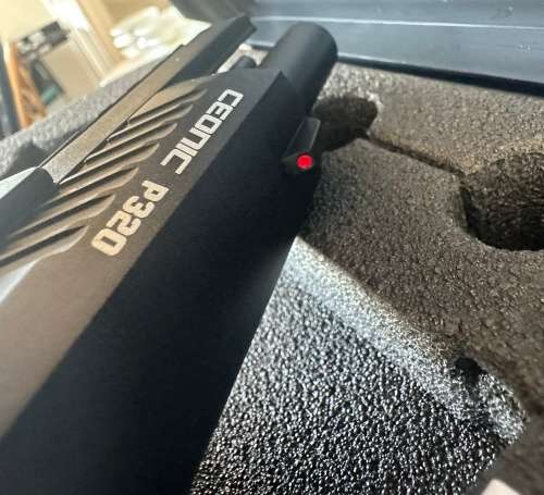 Ceonic P320 (Sig Sauer P320 reflica) 9mm Blank/pepper/teargas Gun