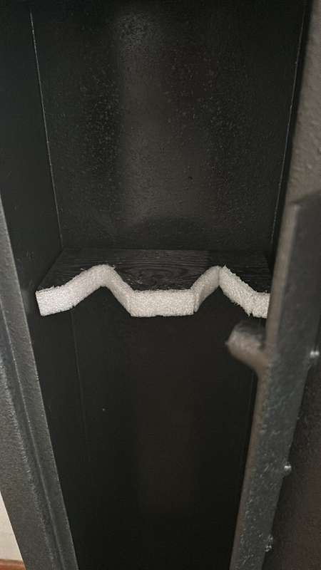 NEW 2 Rifle Safe with shelf for ammunition and a pistol (SABS approved)