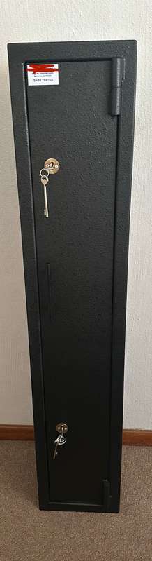NEW 2 Rifle Safe with shelf for ammunition and a pistol (SABS approved)
