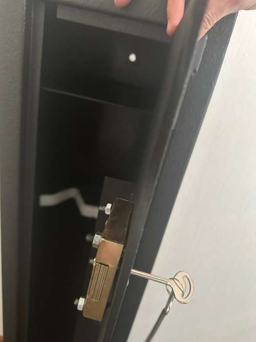 NEW 2 Rifle Safe with shelf for ammunition and a pistol (SABS approved)