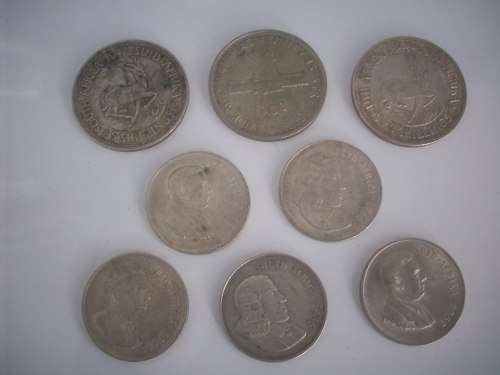 3 x 5 Shillings plus 5 x Silver R1 coins.....take the silver weight!
