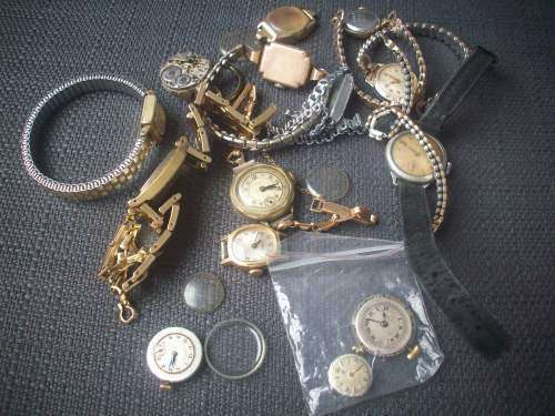 Old watches for parts.....take the lot for R 100!!