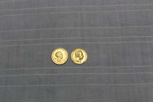 for BEMO INVESTMENTS ONLY - Gold coins x 2 uncirculated - details below.....