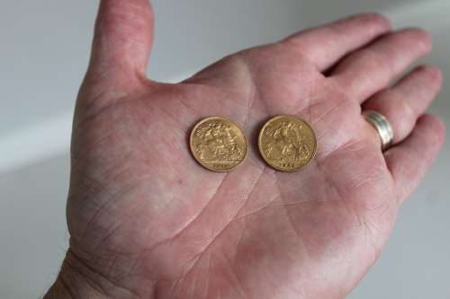 for MariusOupa ONLY - Gold Sovereigns x 2 (half)