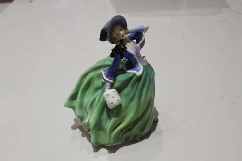 Royal Doulton "Autumn Breezes" HN-1913.....very low price!