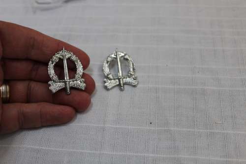Military Police collar badges - clearing out - the pair R 30!