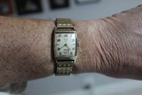 Elgin vintage wristwatch - working!