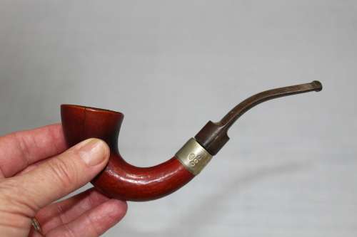 Pipe - can't identify - stunning design!