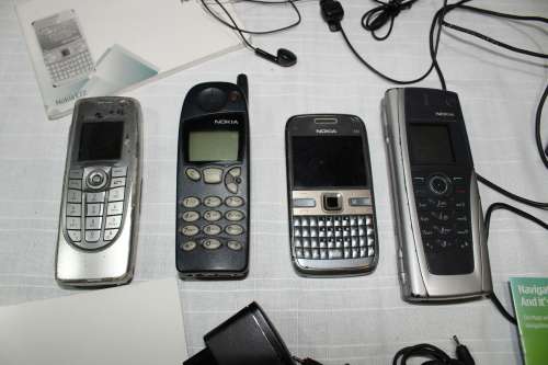 4 old Nokia cellphones for sale - take all for R 600!!