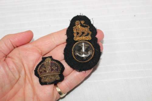 WW2  padded wire badges - very good condition.....