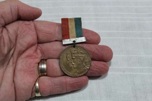 Natal Coronation medallion - note it's the EARLY one - 1911!!