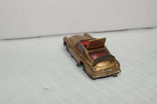 Corgi James Bond Aston Martin DB5! Details below.....