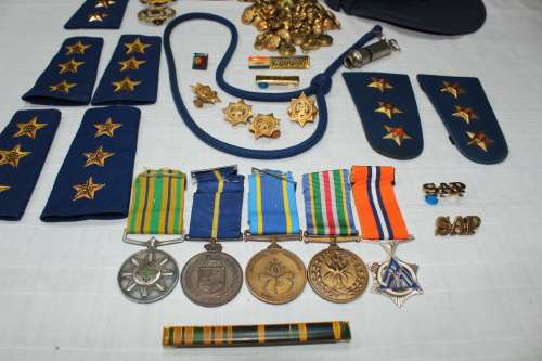 Police Captain - deceased. Take all his stuff for R 1500!!